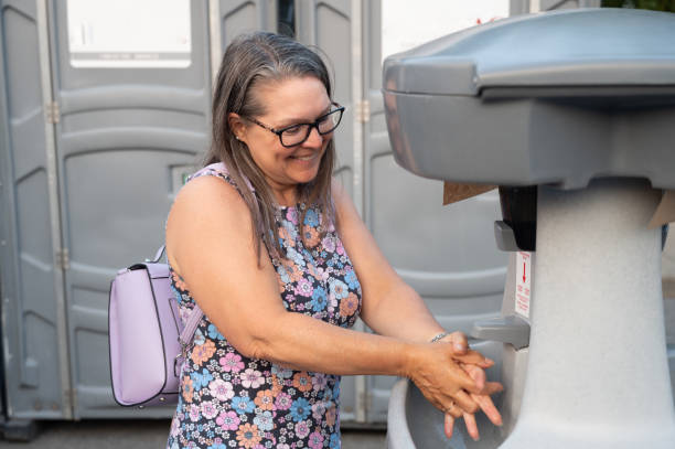 Best Portable toilet rental cost  in Cayuga, IN